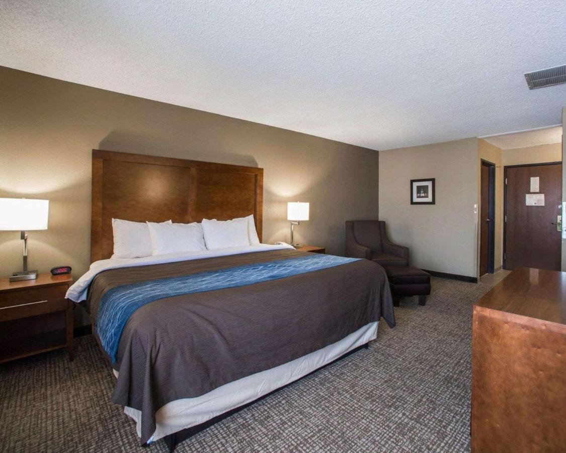 Comfort Inn & Suites St Louis-Hazelwood Kültér fotó