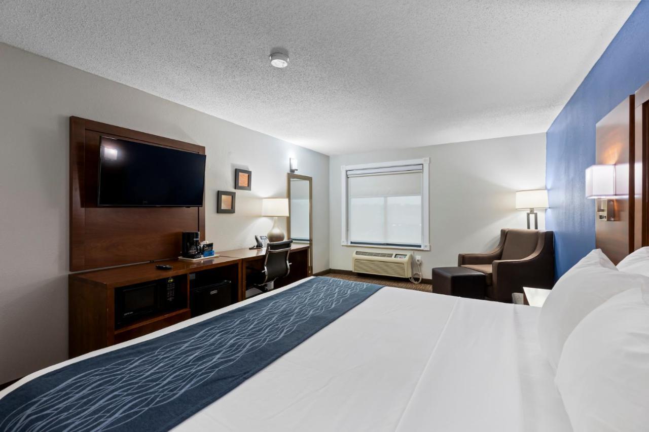Comfort Inn & Suites St Louis-Hazelwood Kültér fotó