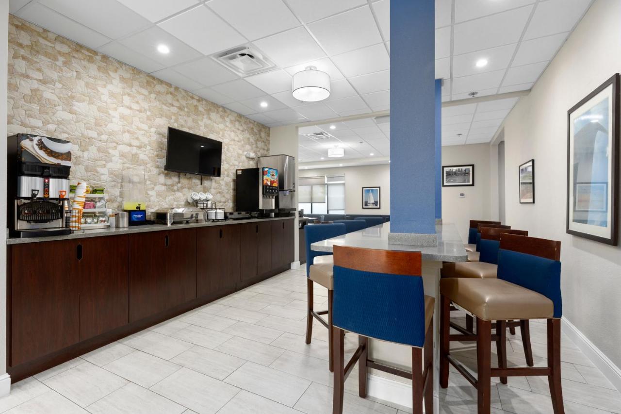 Comfort Inn & Suites St Louis-Hazelwood Kültér fotó
