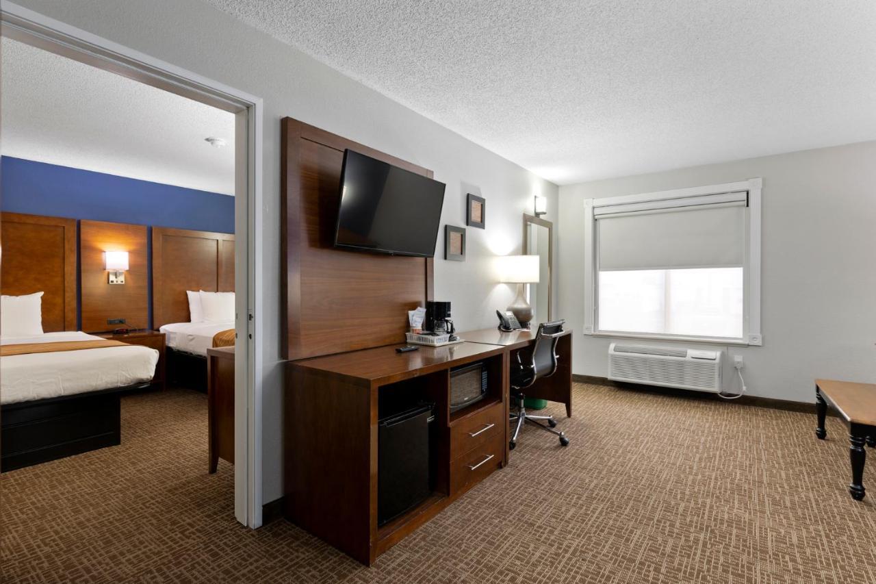 Comfort Inn & Suites St Louis-Hazelwood Kültér fotó