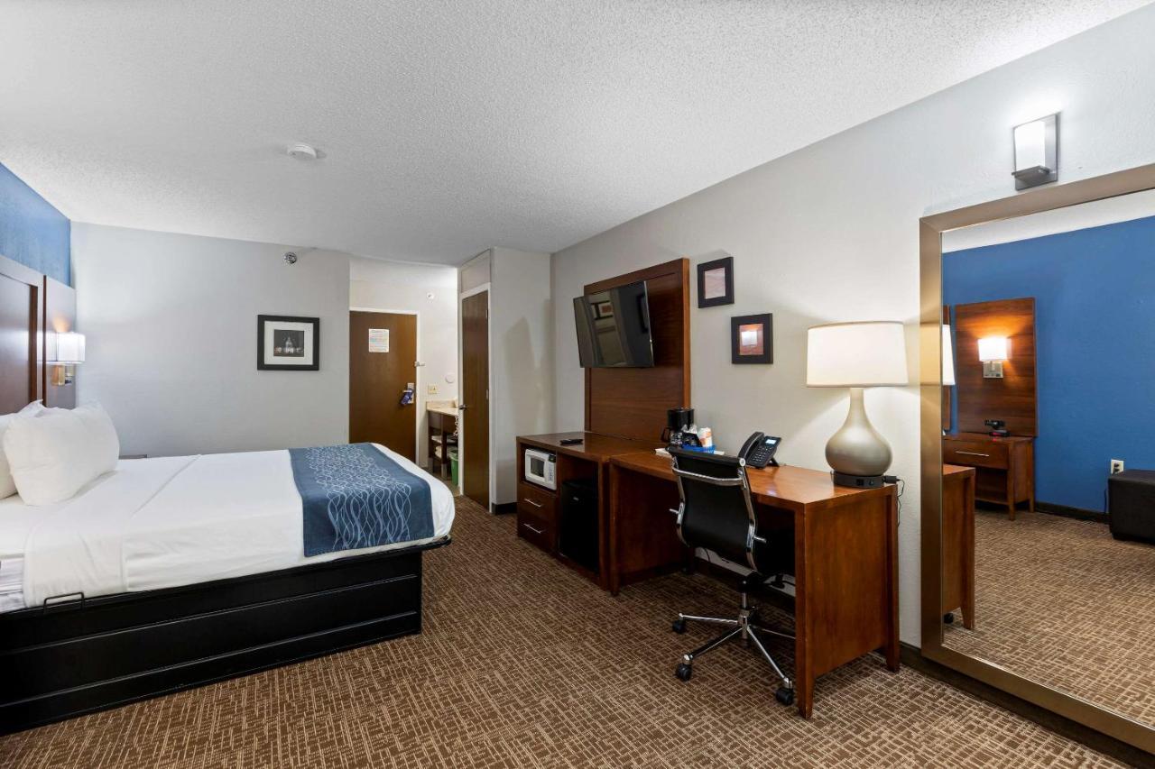 Comfort Inn & Suites St Louis-Hazelwood Kültér fotó