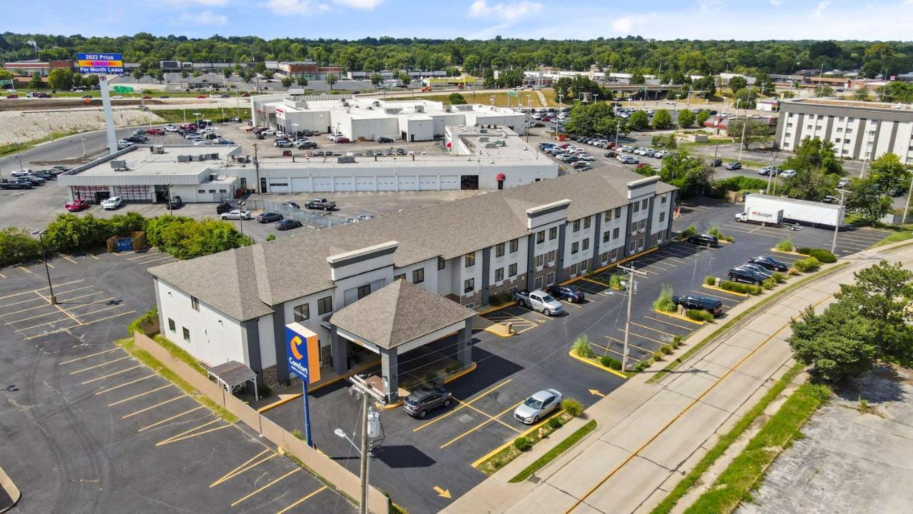 Comfort Inn & Suites St Louis-Hazelwood Kültér fotó