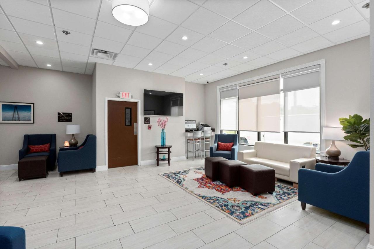 Comfort Inn & Suites St Louis-Hazelwood Kültér fotó