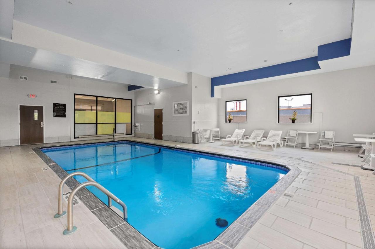Comfort Inn & Suites St Louis-Hazelwood Kültér fotó