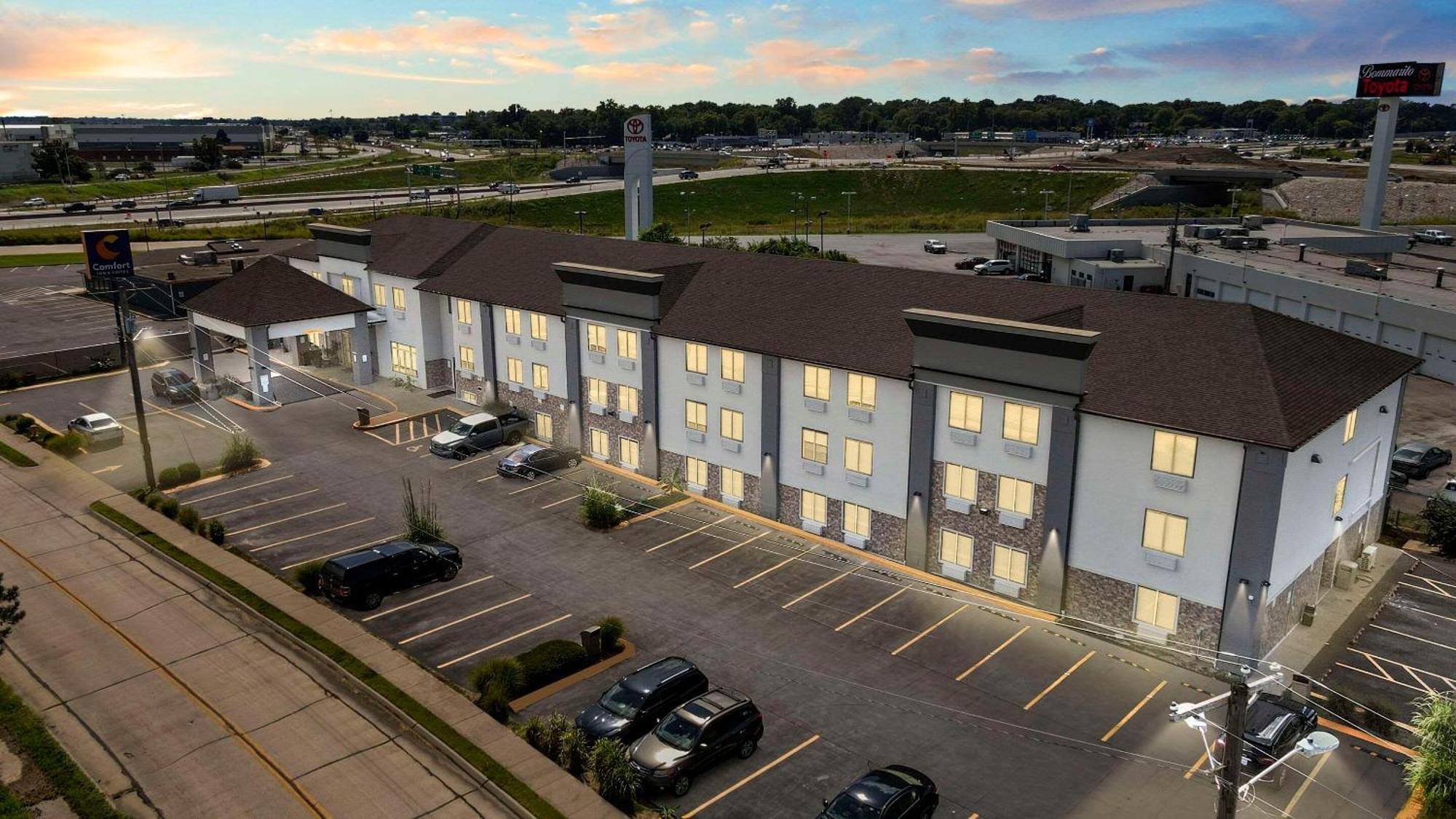 Comfort Inn & Suites St Louis-Hazelwood Kültér fotó