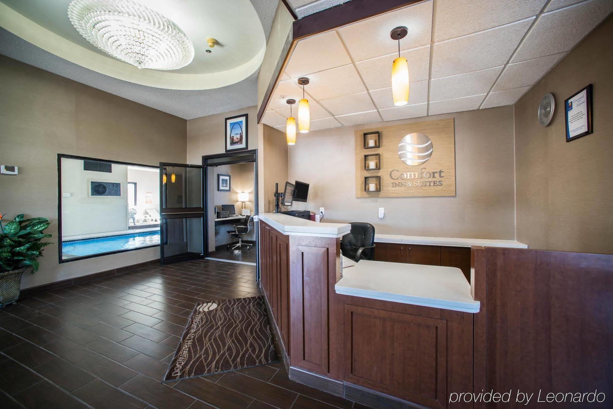 Comfort Inn & Suites St Louis-Hazelwood Kültér fotó