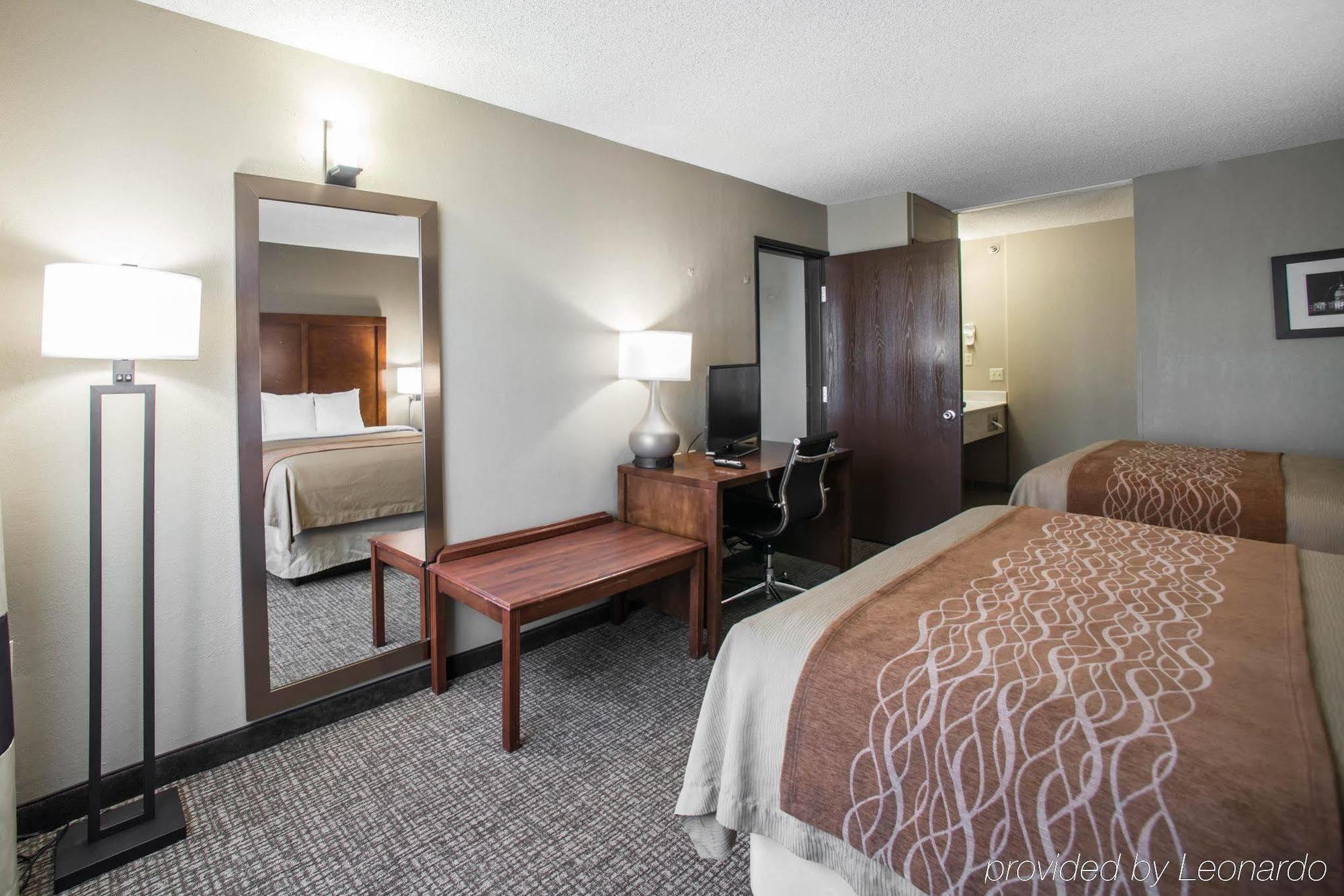 Comfort Inn & Suites St Louis-Hazelwood Kültér fotó